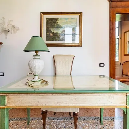 Appartamento Elegant Apt, Wi-fi And Garden