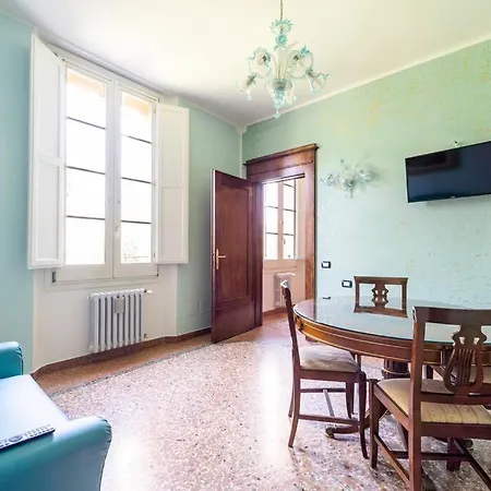 Apartment Elegant Apt, Wi-fi And Garden *