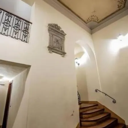 Elegant Apt, Wi-fi And Garden Apartment