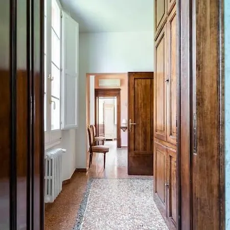 Elegant Apt, Wi-fi And Garden Apartment Bologna